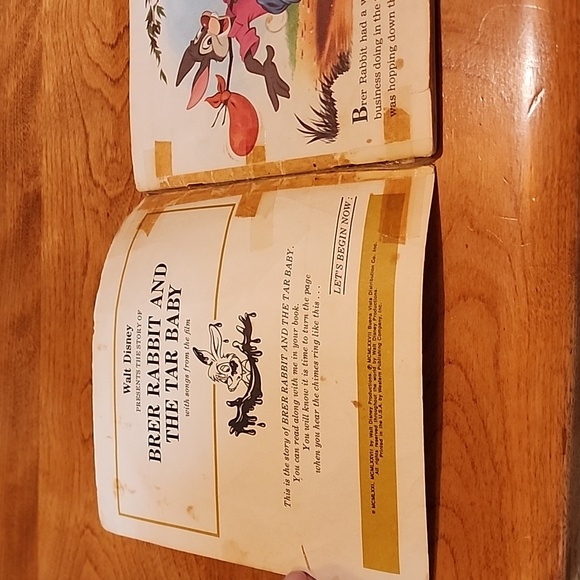 Walt Disney Brer Rabbit and the Tar Baby Book and Record - Picture 2 of 5